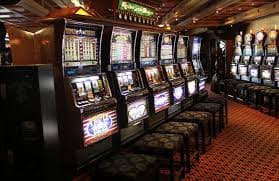 Sports betting interface on p828 showing basketball and football markets