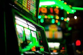 p828 platform overview showing sports betting and game lobby on a mobile screen